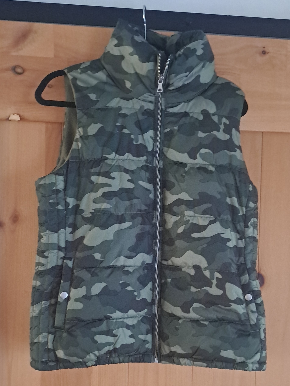 Old Navy Green Camo Puffer Vest Suze M